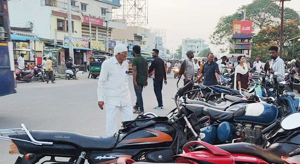 Alpha-Supermarket-Nandigama rtc bus stand
